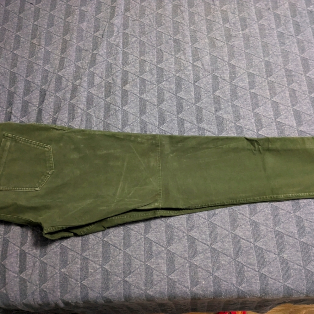 Green Lulu lemon size 30 pants
